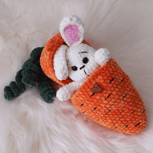 Crochet bunny in carrot pattern