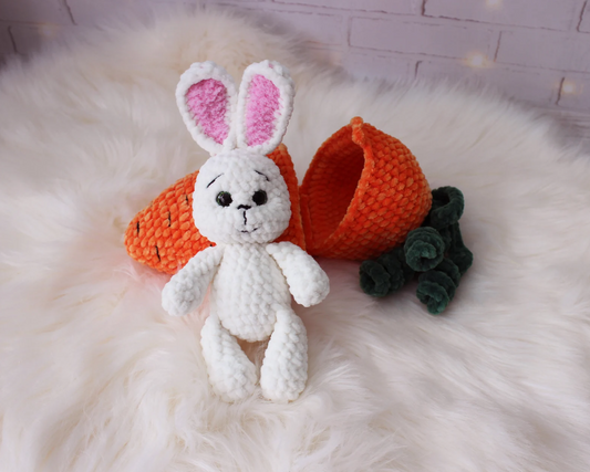 Crochet bunny in carrot pattern