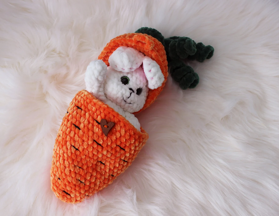 Crochet bunny in carrot pattern