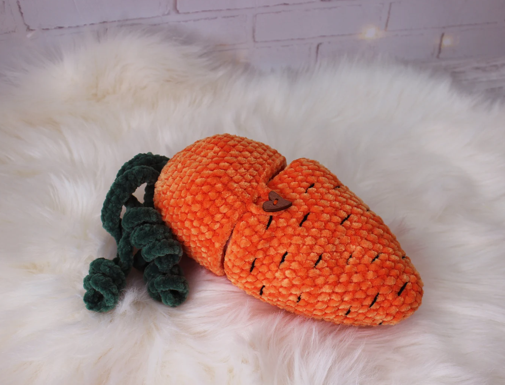 Crochet bunny in carrot pattern