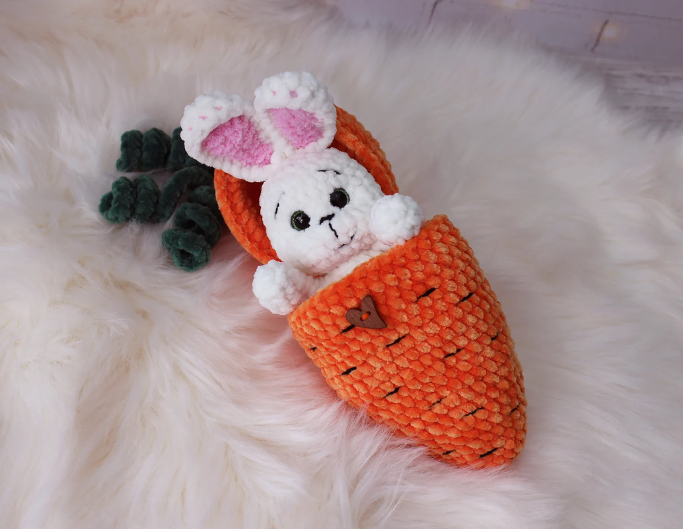 Crochet bunny in carrot pattern