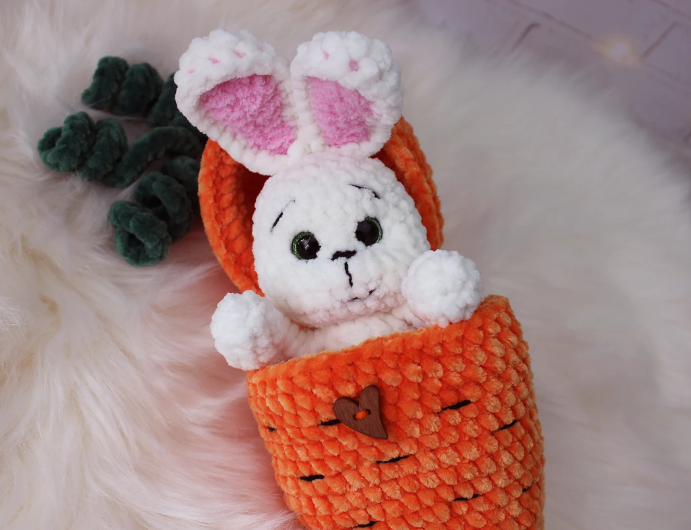 Crochet bunny in carrot pattern