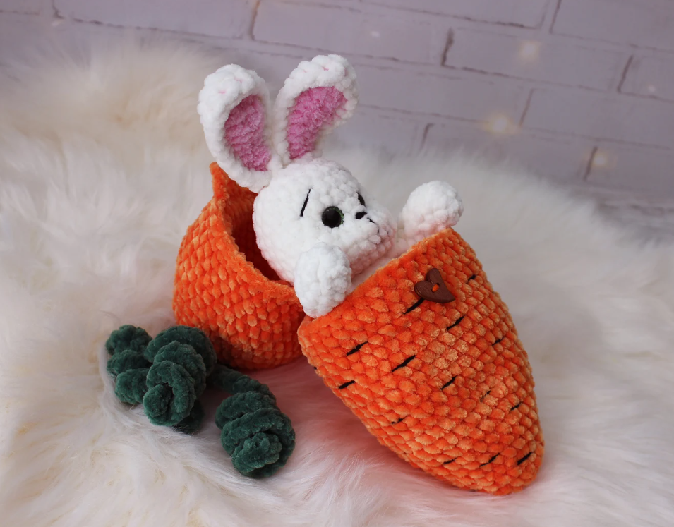 Crochet bunny in carrot pattern