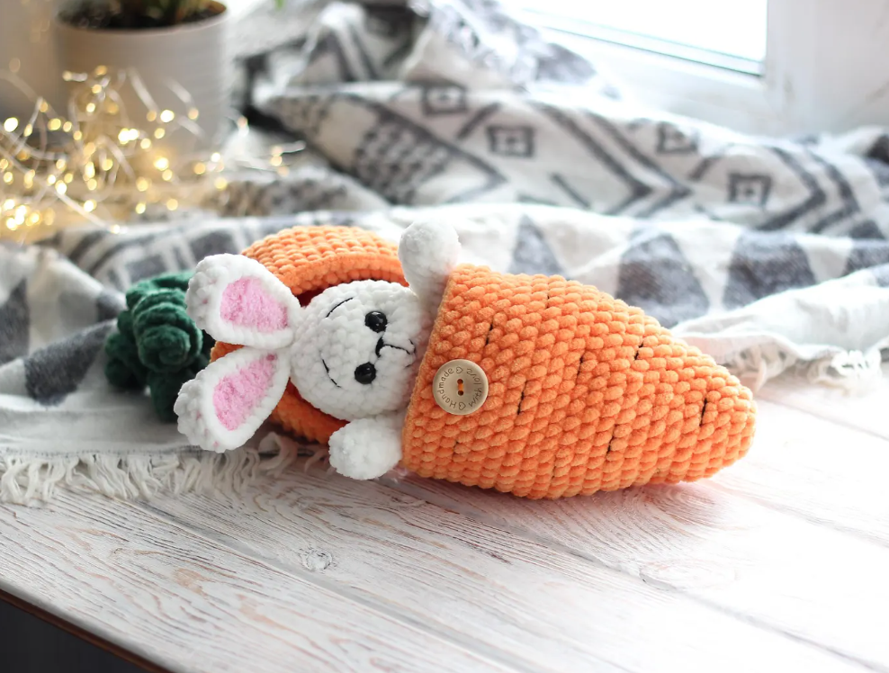 Crochet bunny in carrot pattern